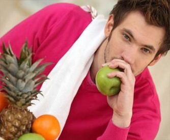 vitaminas para homes en froitas